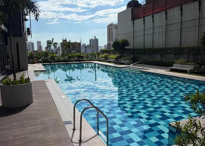 Modern In Makati With High-speed Wi-fi 公寓 *