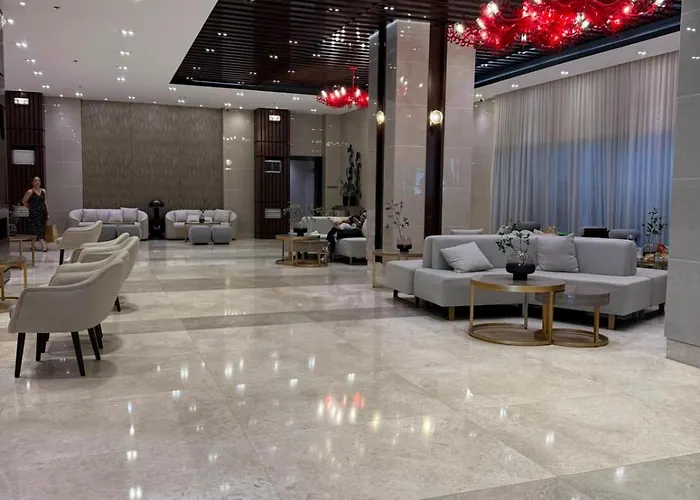Modern In Makati With High-speed Wi-fi 马尼拉